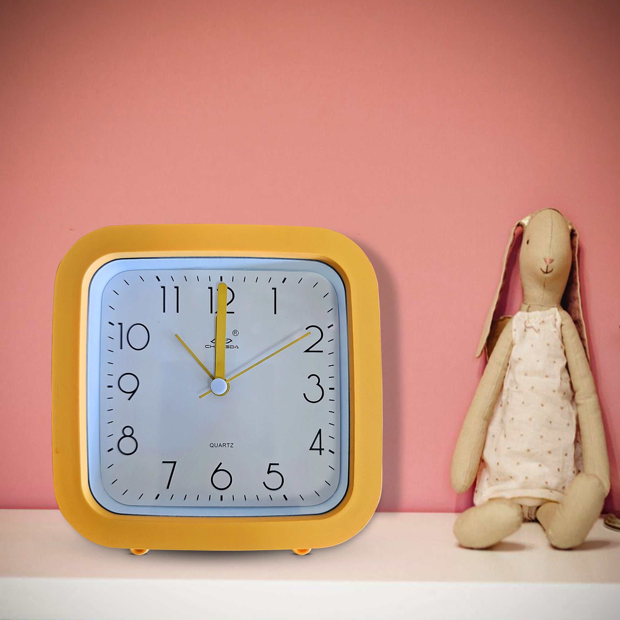 Classic Round Analog Alarm Clock for Students, Children's Bedside Decor
