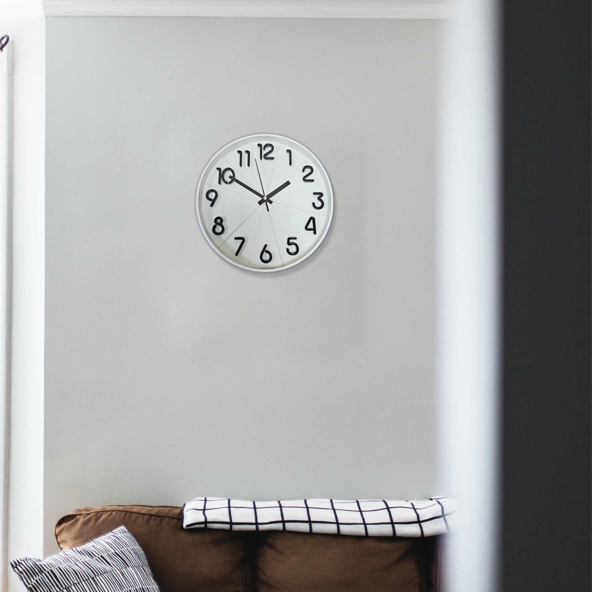 Stylish Silent Round Wall Clock for Home Decor, Non-Ticking, Easy Read