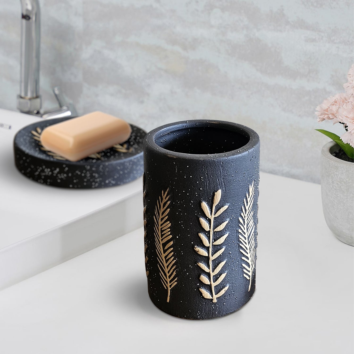 Elegant 4-Piece Black Pattern Ceramic Bathroom Accessory Set for Modern Decor