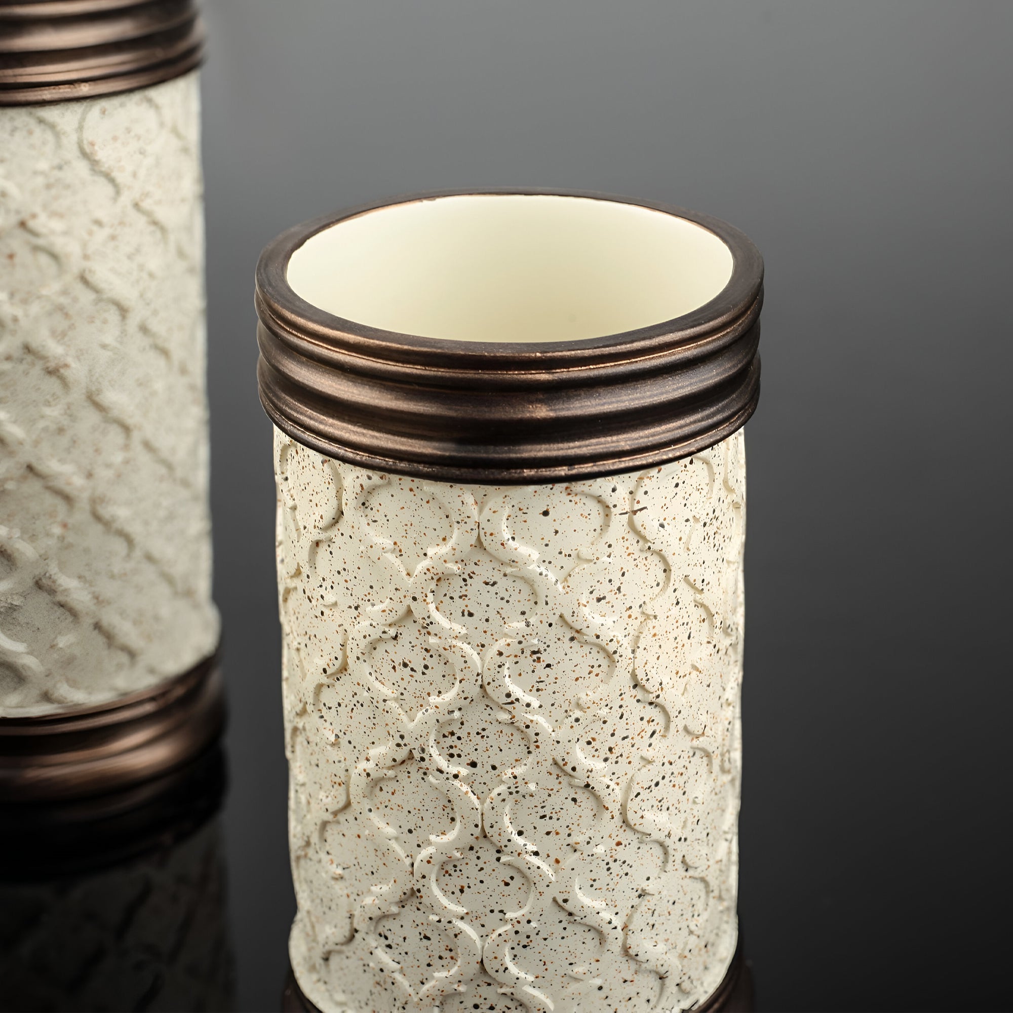 Modern Stone Effect Resin 3-Piece Bathroom Accessory Set for Stylish Homes