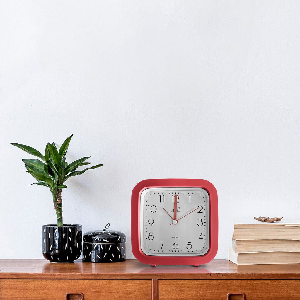 Classic Round Analog Alarm Clock for Students, Children's Bedside Decor