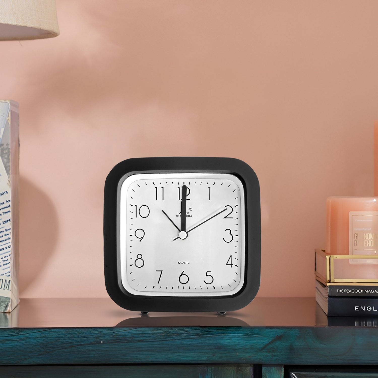 Classic Round Analog Alarm Clock for Students, Children's Bedside Decor