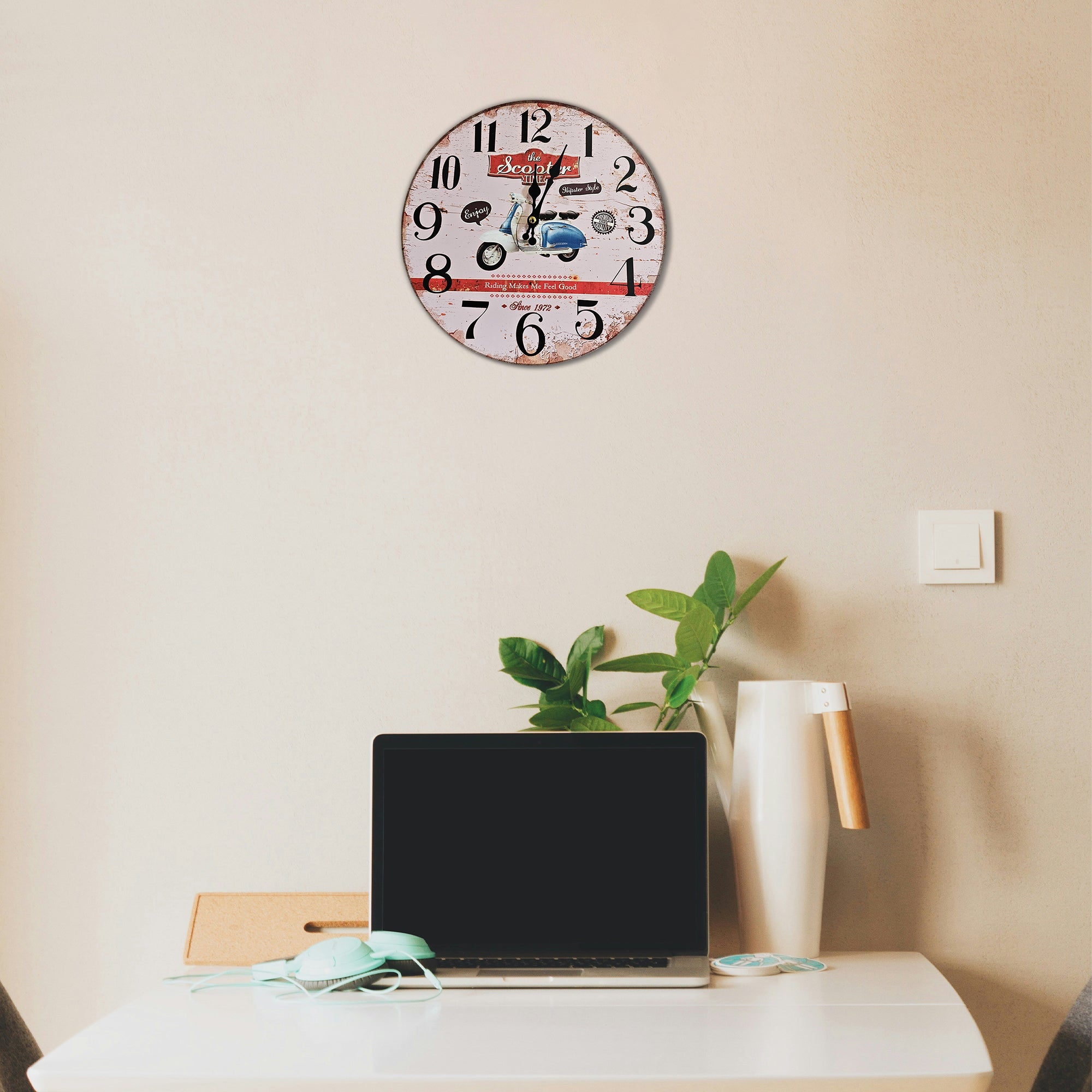 Retro Wooden Decorative Wall Clock - Ticking Shabby Chic Design for Home