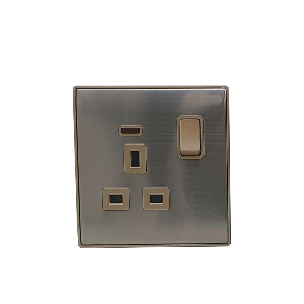 Modern Screwless Flat Plate 13A Wall Socket with Dual USB Charging Ports