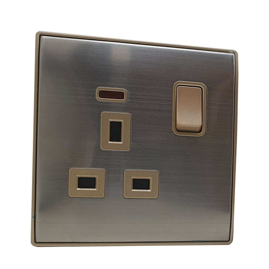Modern Screwless Flat Plate 13A Wall Socket with Dual USB Charging Ports